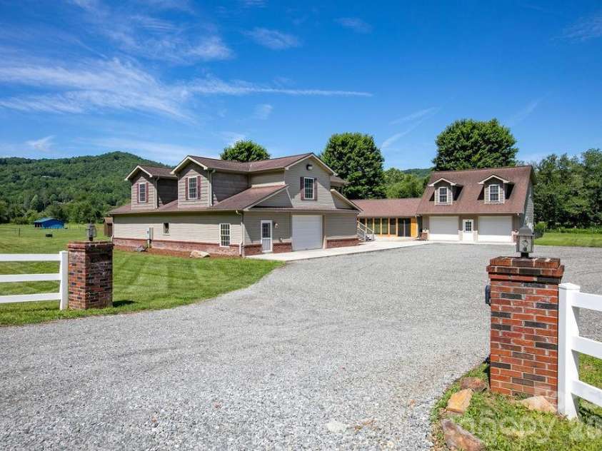 19 Helping Hands Way, Pisgah Forest, NC 28768.  MLS# CAR4394970, YatesRealty ID 32466. 