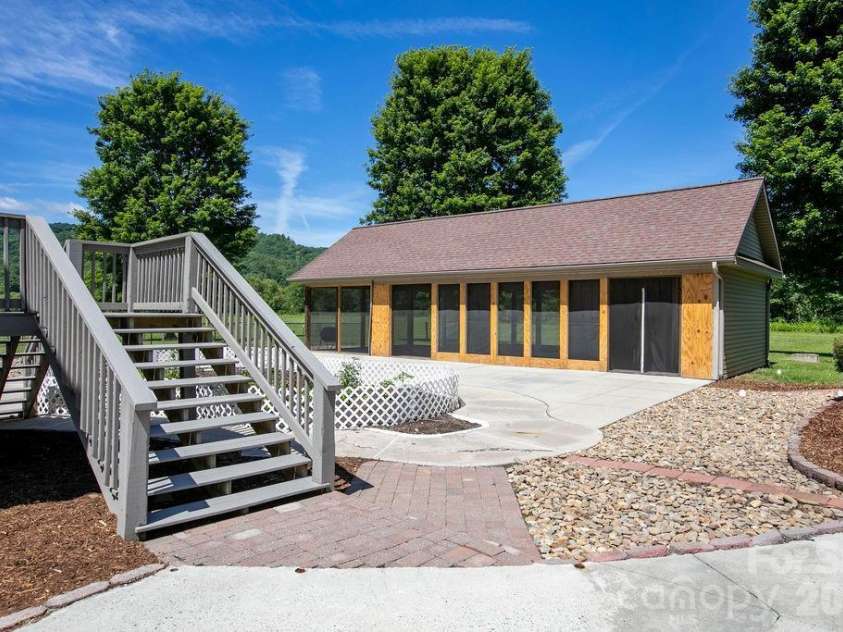 19 Helping Hands Way, Pisgah Forest, NC 28768.  MLS# CAR4394970, YatesRealty ID 32466. 