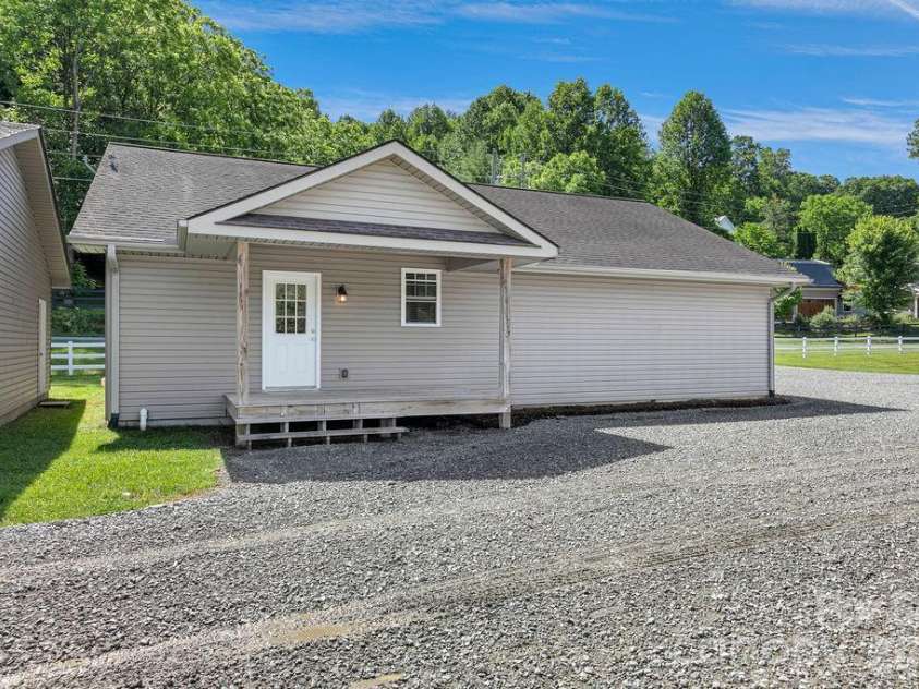19 Helping Hands Way, Pisgah Forest, NC 28768.  MLS# CAR4394970, YatesRealty ID 32466. 