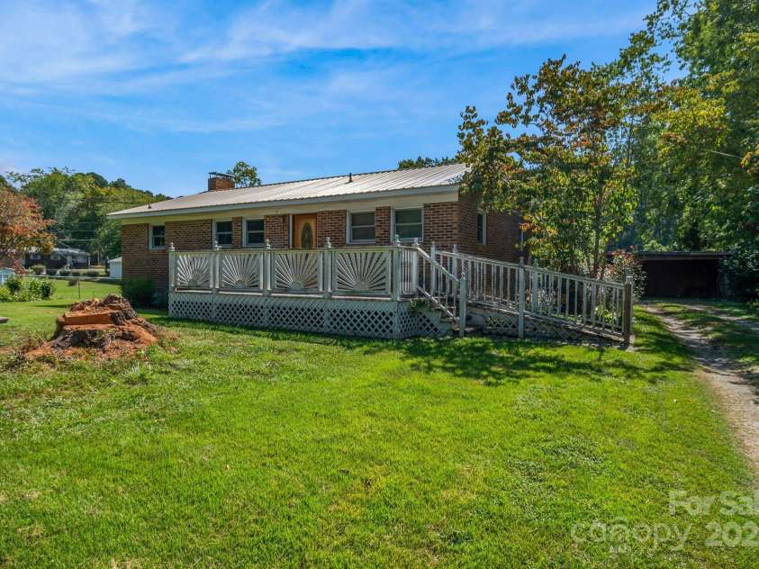 350 Eddie Street, Wadesboro, NC 28170.  MLS# CAR4292292, YatesRealty ID 32467. 