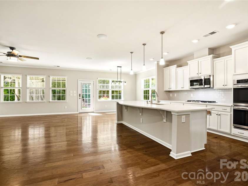 124 Van Gogh Trail, Mount Holly, NC 28120.  MLS# CAR4366924, YatesRealty ID 32468. Oversized Statement Island Centerpiece
