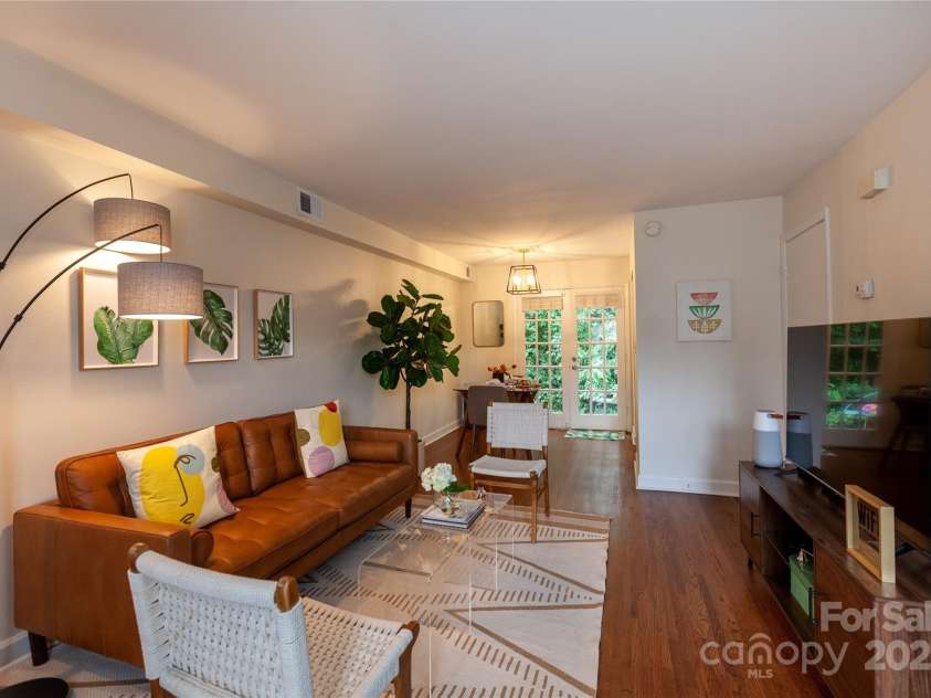 4319 Walker Road, Charlotte, NC 28211.  MLS# CAR4286953, YatesRealty ID 32468. 