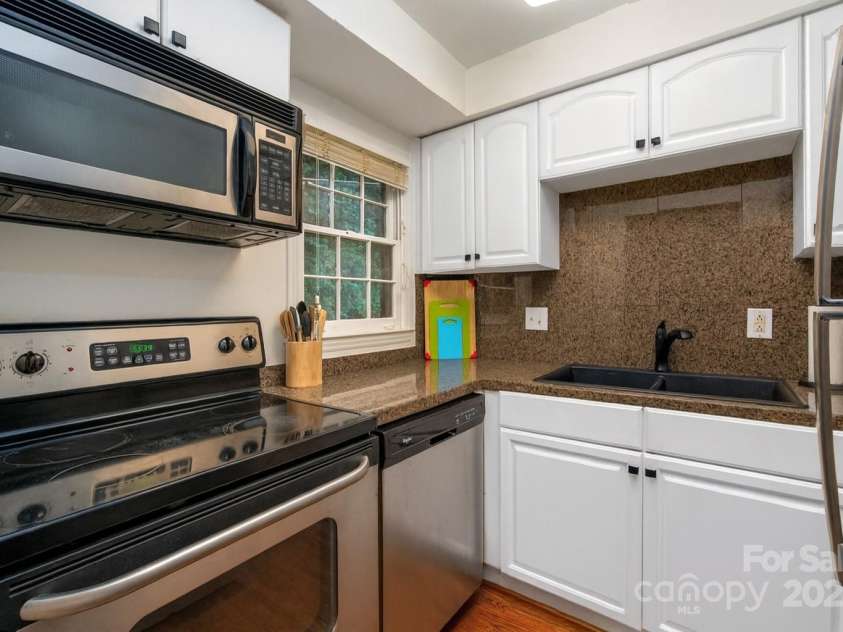 4319 Walker Road, Charlotte, NC 28211.  MLS# CAR4286953, YatesRealty ID 32468. 