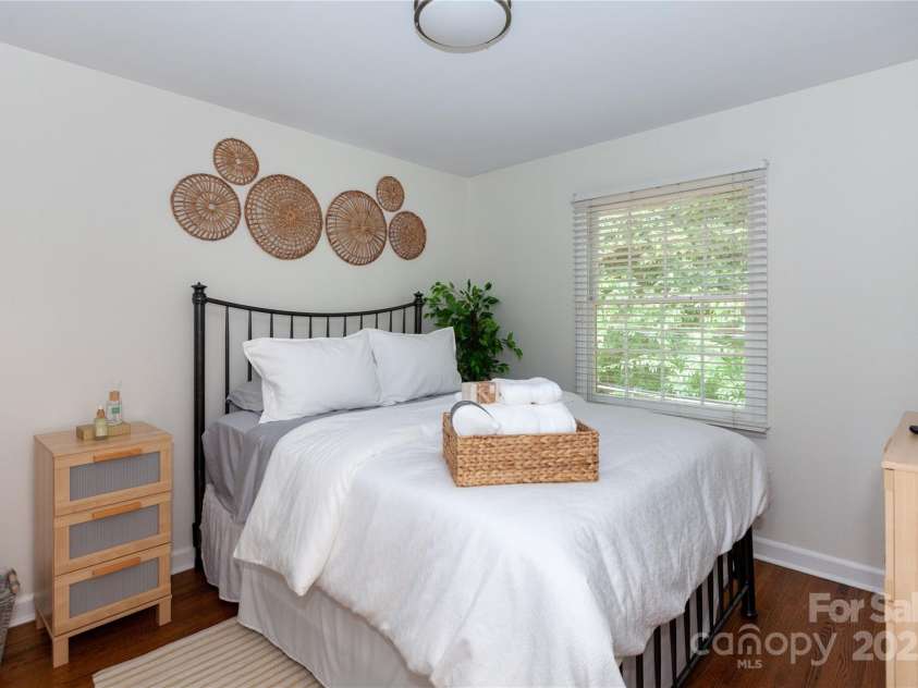 4319 Walker Road, Charlotte, NC 28211.  MLS# CAR4286953, YatesRealty ID 32468. 