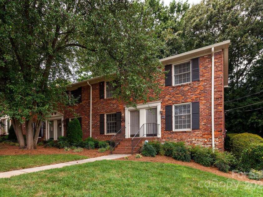 4319 Walker Road, Charlotte, NC 28211.  MLS# CAR4286953, YatesRealty ID 32468. End unit!