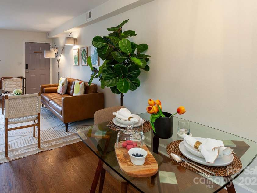 4319 Walker Road, Charlotte, NC 28211.  MLS# CAR4286953, YatesRealty ID 32468. End unit!