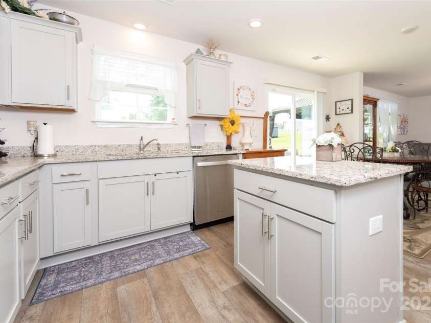 284 Lily's Place, Lexington, NC 27292.  MLS# CAR4292414, YatesRealty ID 32469. 