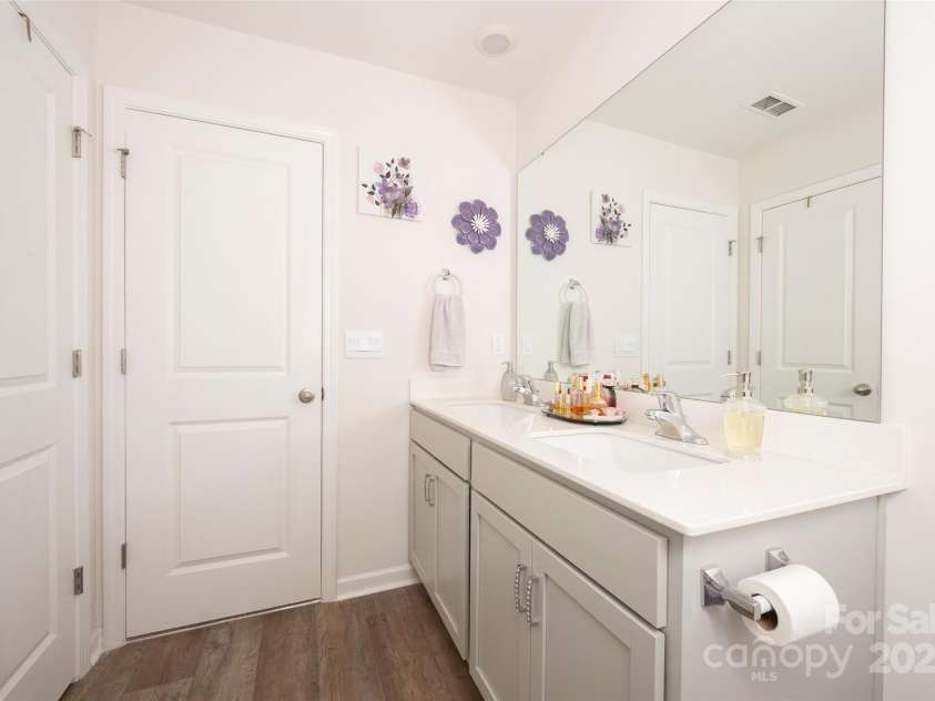 284 Lily's Place, Lexington, NC 27292.  MLS# CAR4292414, YatesRealty ID 32469. 