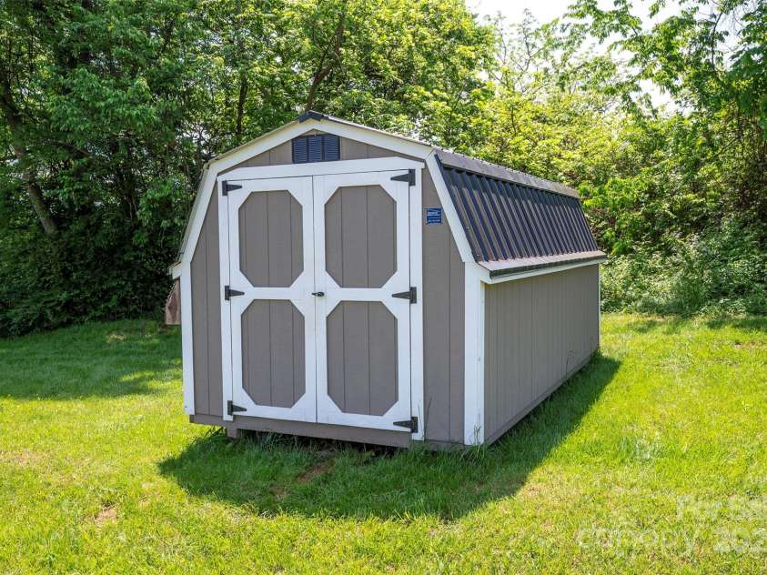 284 Lily's Place, Lexington, NC 27292.  MLS# CAR4292414, YatesRealty ID 32469. 