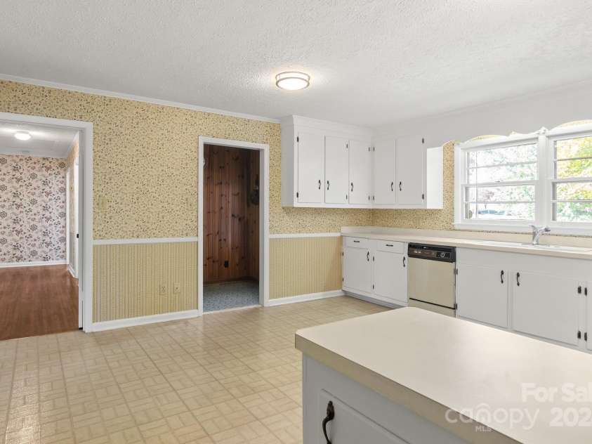 1102 Elm Street, Shelby, NC 28152.  MLS# CAR4195773, YatesRealty ID 3247. 