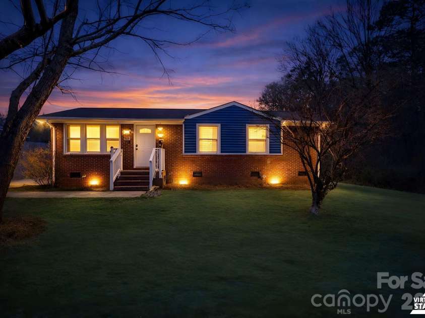 121 Morris Avenue, Mount Holly, NC 28120.  MLS# CAR4353340, YatesRealty ID 3247. 