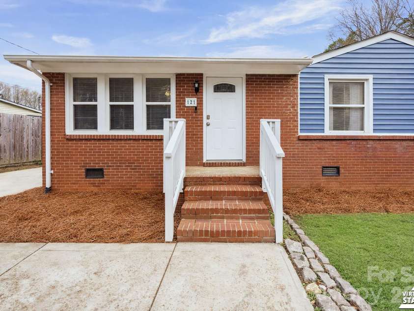 121 Morris Avenue, Mount Holly, NC 28120.  MLS# CAR4353340, YatesRealty ID 3247. 