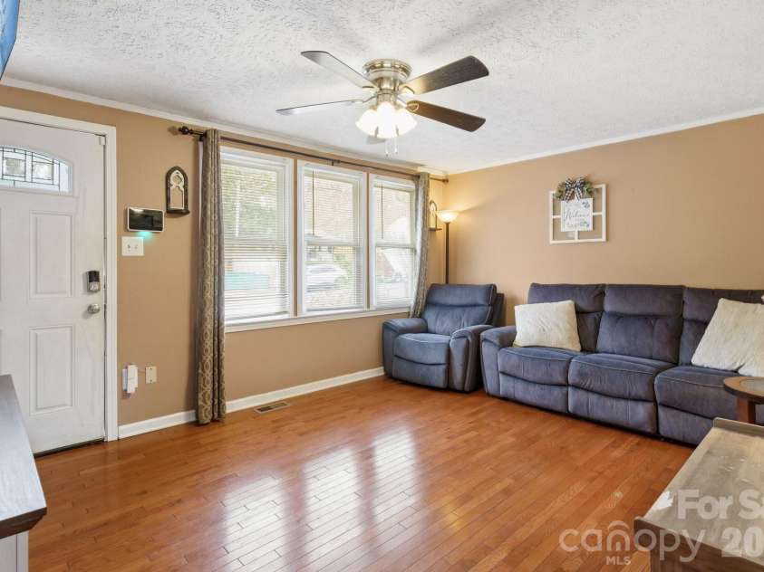 121 Morris Avenue, Mount Holly, NC 28120.  MLS# CAR4353340, YatesRealty ID 3247. 