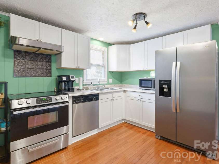 121 Morris Avenue, Mount Holly, NC 28120.  MLS# CAR4353340, YatesRealty ID 3247. 