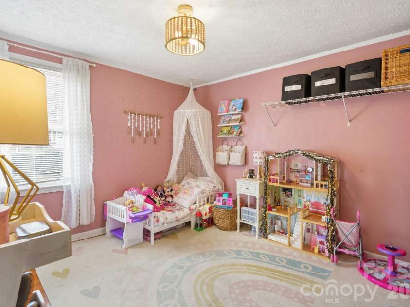 121 Morris Avenue, Mount Holly, NC 28120.  MLS# CAR4353340, YatesRealty ID 3247. 