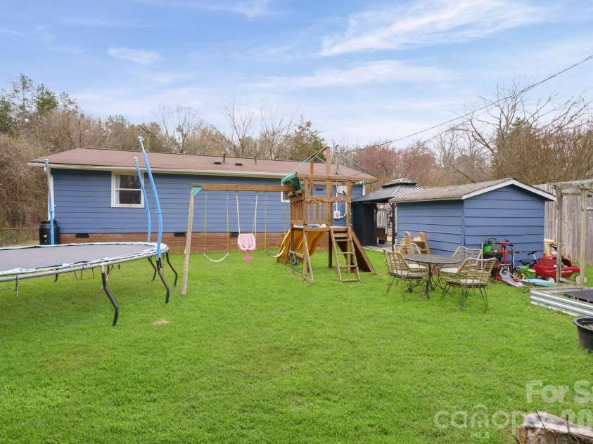 121 Morris Avenue, Mount Holly, NC 28120.  MLS# CAR4353340, YatesRealty ID 3247. 