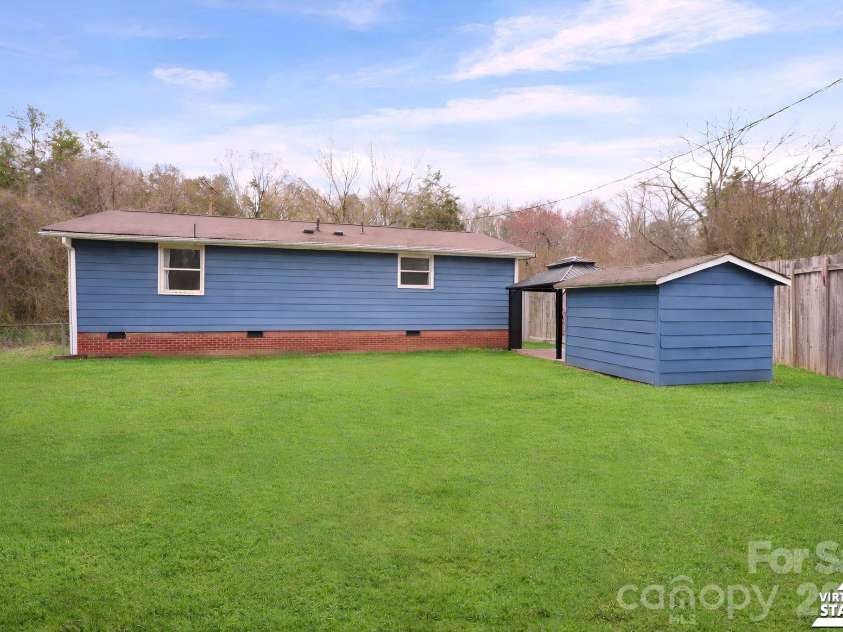 121 Morris Avenue, Mount Holly, NC 28120.  MLS# CAR4353340, YatesRealty ID 3247. 