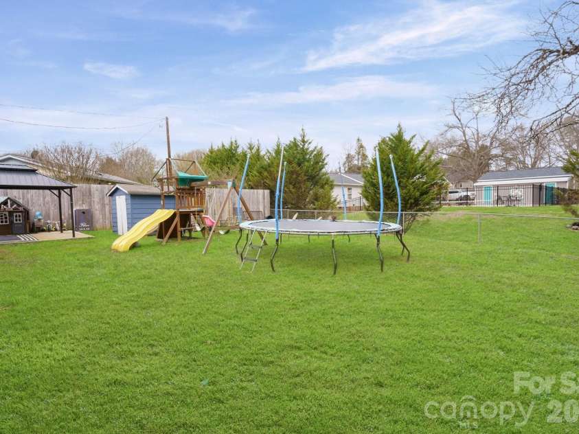 121 Morris Avenue, Mount Holly, NC 28120.  MLS# CAR4353340, YatesRealty ID 3247. 