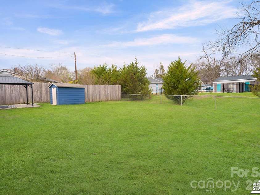 121 Morris Avenue, Mount Holly, NC 28120.  MLS# CAR4353340, YatesRealty ID 3247. 