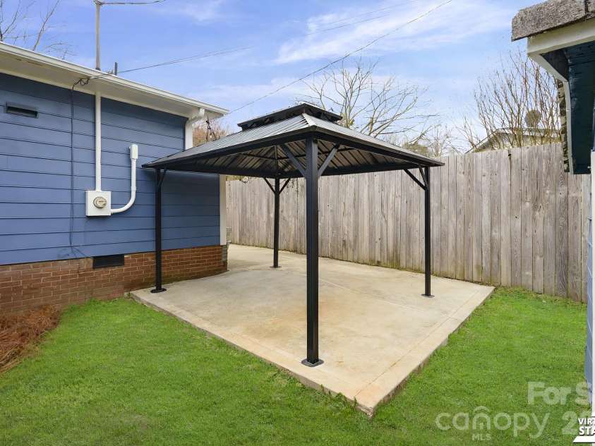 121 Morris Avenue, Mount Holly, NC 28120.  MLS# CAR4353340, YatesRealty ID 3247. 