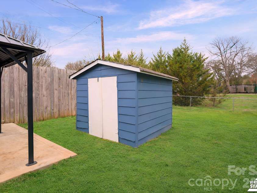 121 Morris Avenue, Mount Holly, NC 28120.  MLS# CAR4353340, YatesRealty ID 3247. 