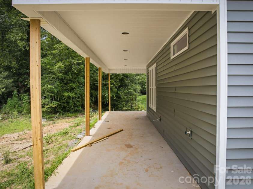 212 Eagle Landing, Morganton, NC 28655.  MLS# CAR4385836, YatesRealty ID 32470. 