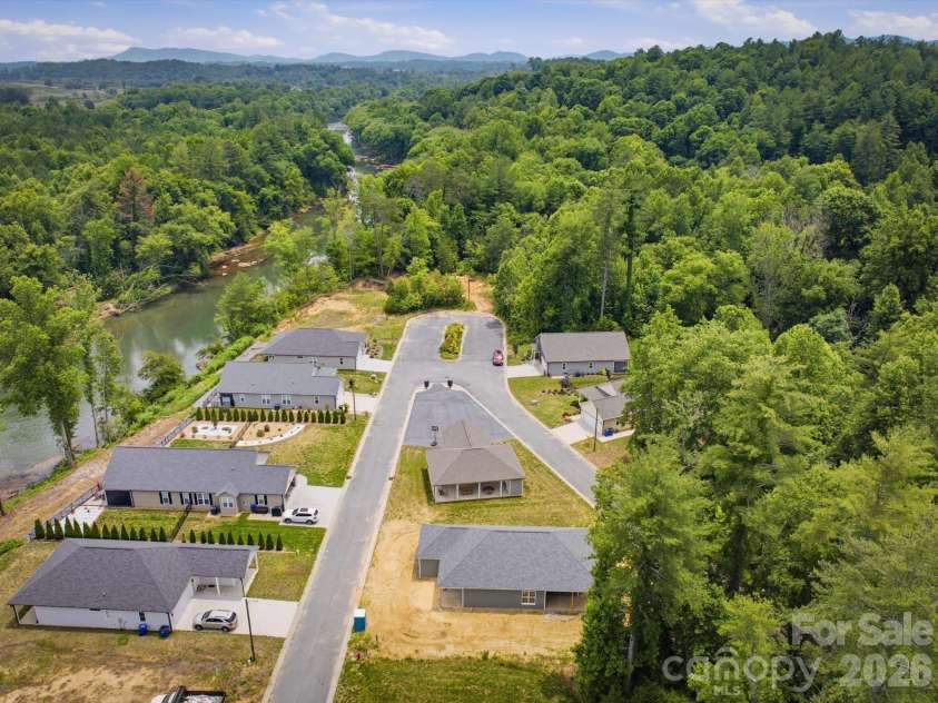212 Eagle Landing, Morganton, NC 28655.  MLS# CAR4385836, YatesRealty ID 32470. 