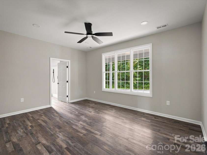 212 Eagle Landing, Morganton, NC 28655.  MLS# CAR4385836, YatesRealty ID 32470. 