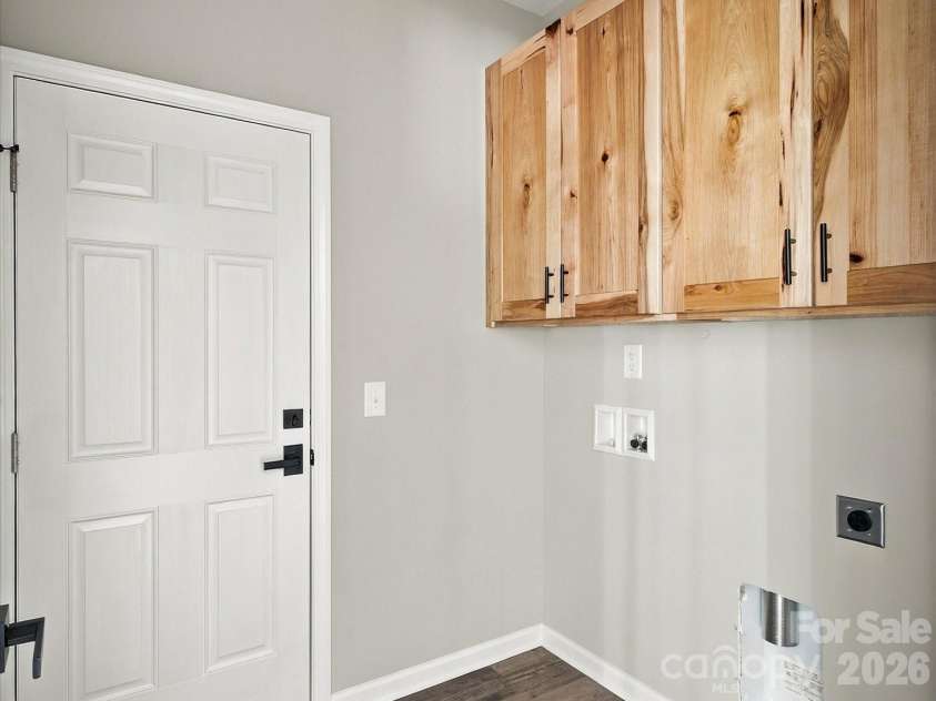 212 Eagle Landing, Morganton, NC 28655.  MLS# CAR4385836, YatesRealty ID 32470. 