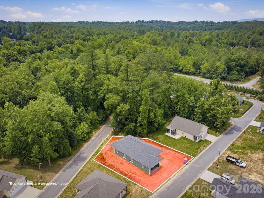 212 Eagle Landing, Morganton, NC 28655.  MLS# CAR4385836, YatesRealty ID 32470. 