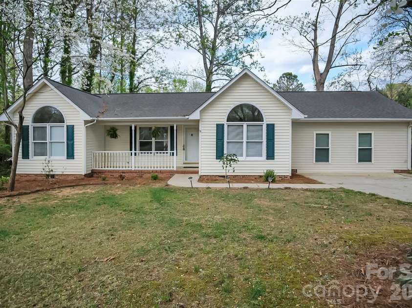 123 General Pemberton Street, Stanley, NC 28164.  MLS# CAR4363677, YatesRealty ID 32472. 