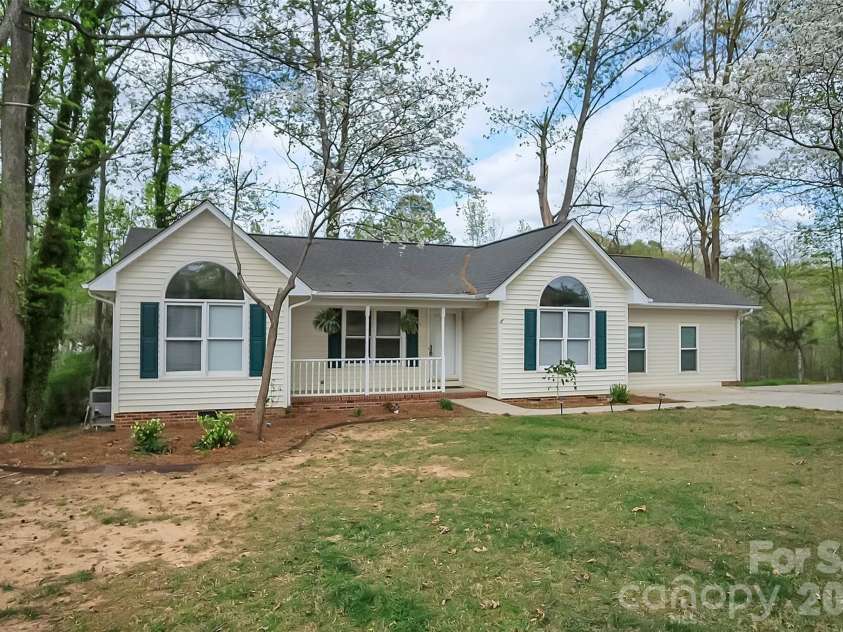 123 General Pemberton Street, Stanley, NC 28164.  MLS# CAR4363677, YatesRealty ID 32472. 