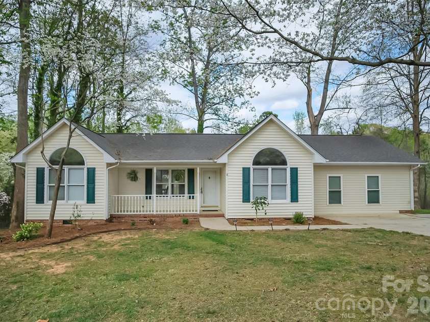 123 General Pemberton Street, Stanley, NC 28164.  MLS# CAR4363677, YatesRealty ID 32472. 