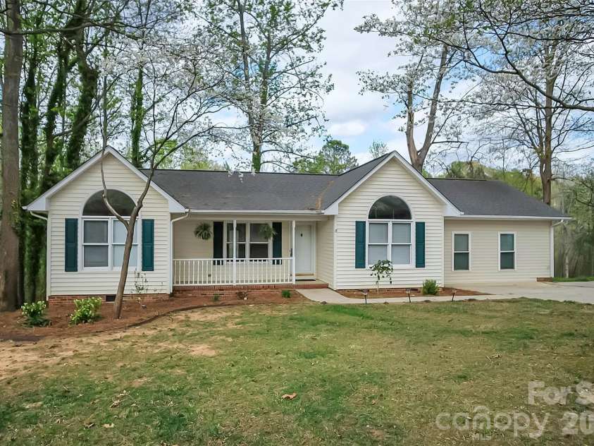 123 General Pemberton Street, Stanley, NC 28164.  MLS# CAR4363677, YatesRealty ID 32472. 