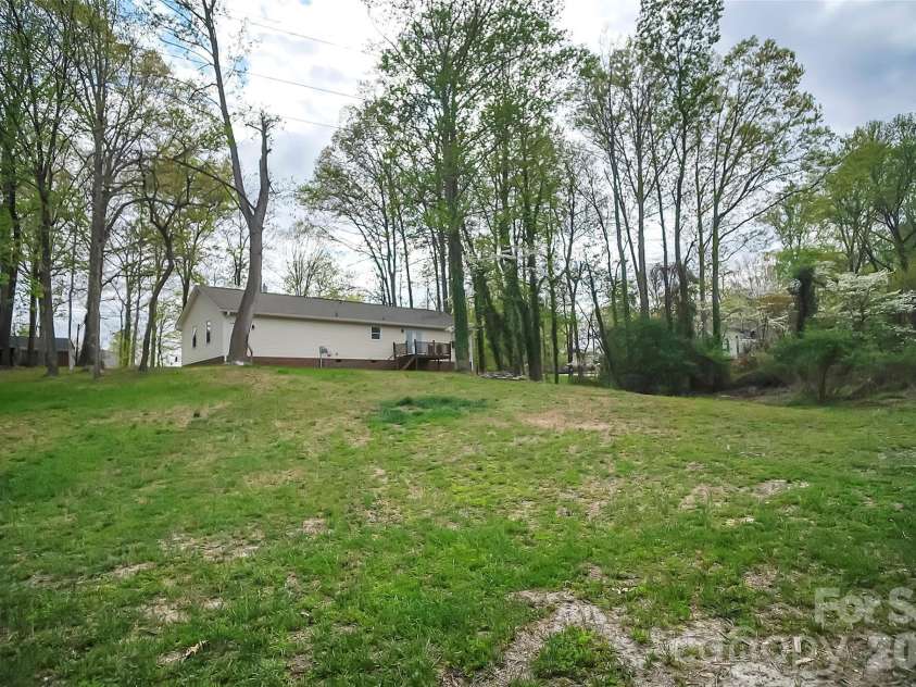 123 General Pemberton Street, Stanley, NC 28164.  MLS# CAR4363677, YatesRealty ID 32472. 