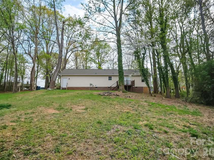 123 General Pemberton Street, Stanley, NC 28164.  MLS# CAR4363677, YatesRealty ID 32472. 