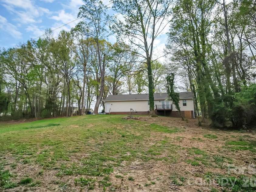 123 General Pemberton Street, Stanley, NC 28164.  MLS# CAR4363677, YatesRealty ID 32472. 