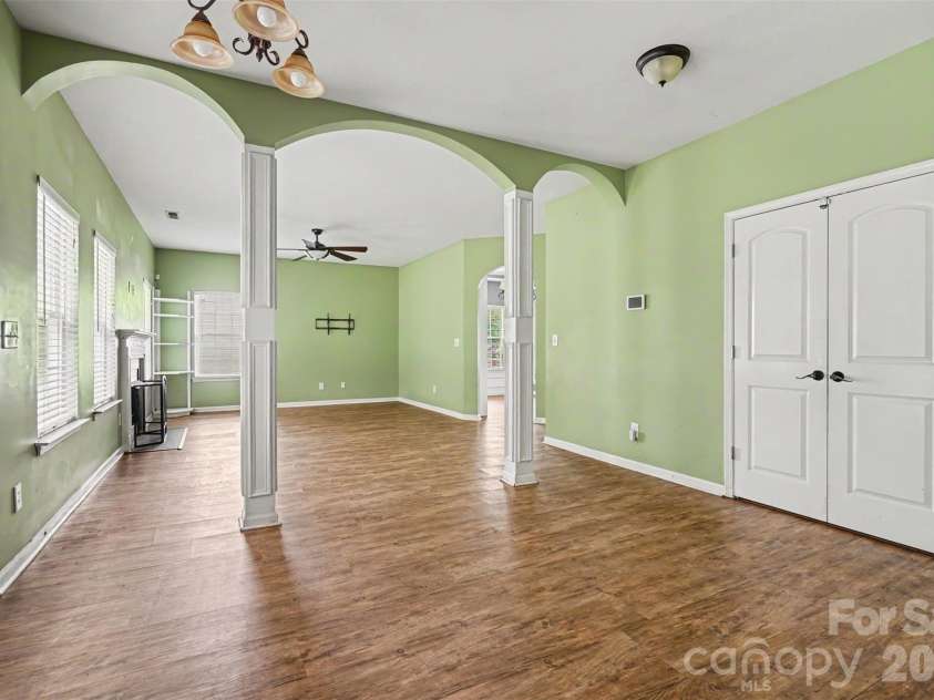 697 Yvonne Drive, Concord, NC 28027.  MLS# CAR4386761, YatesRealty ID 32474. 