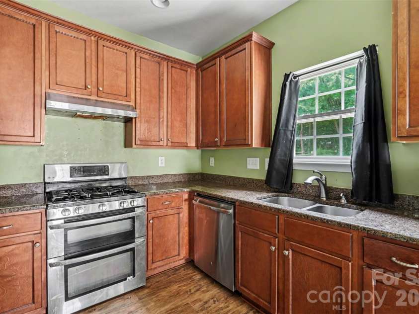 697 Yvonne Drive, Concord, NC 28027.  MLS# CAR4386761, YatesRealty ID 32474. 