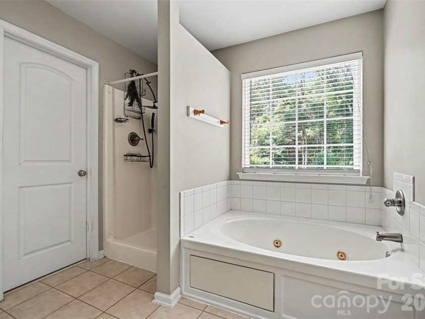 697 Yvonne Drive, Concord, NC 28027.  MLS# CAR4386761, YatesRealty ID 32474. 