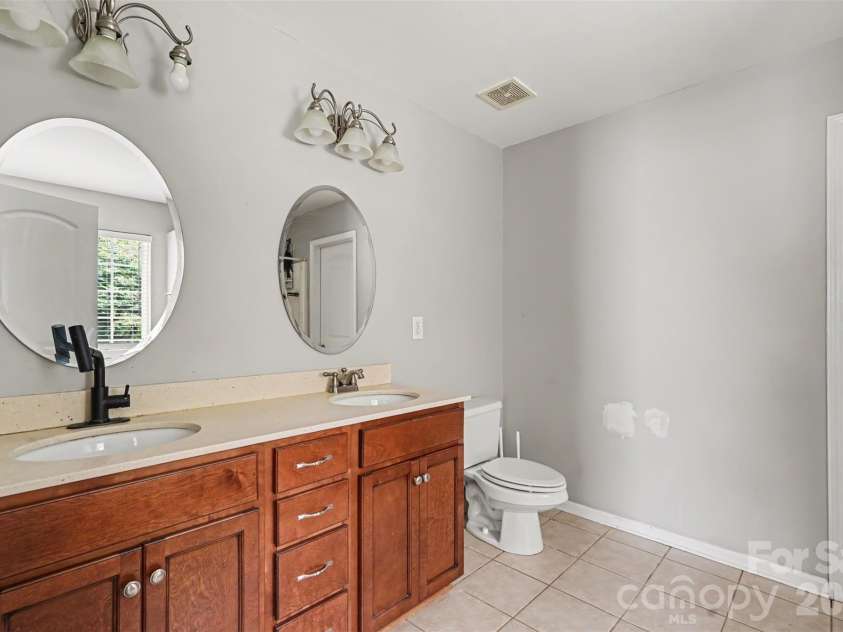 697 Yvonne Drive, Concord, NC 28027.  MLS# CAR4386761, YatesRealty ID 32474. 