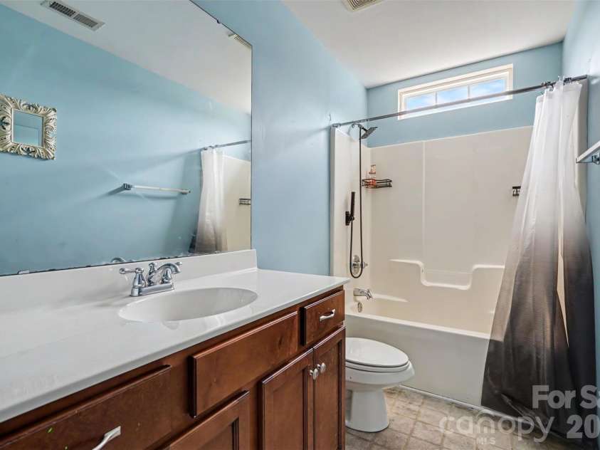 697 Yvonne Drive, Concord, NC 28027.  MLS# CAR4386761, YatesRealty ID 32474. 
