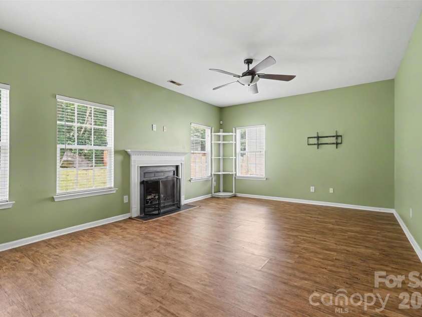 697 Yvonne Drive, Concord, NC 28027.  MLS# CAR4386761, YatesRealty ID 32474. 