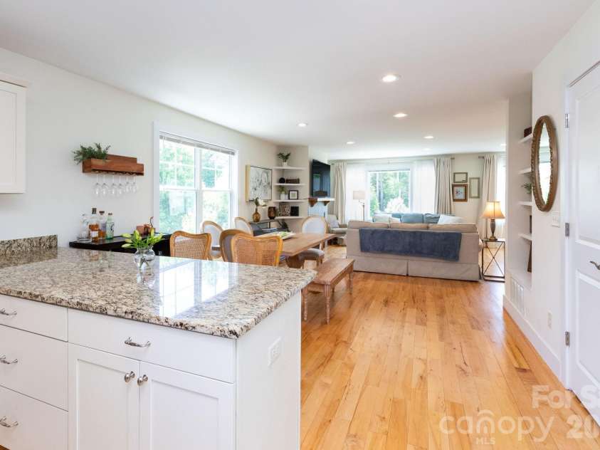 32 Greenwood Fields Drive, Asheville, NC 28804.  MLS# CAR4389638, YatesRealty ID 32475. Kitchen