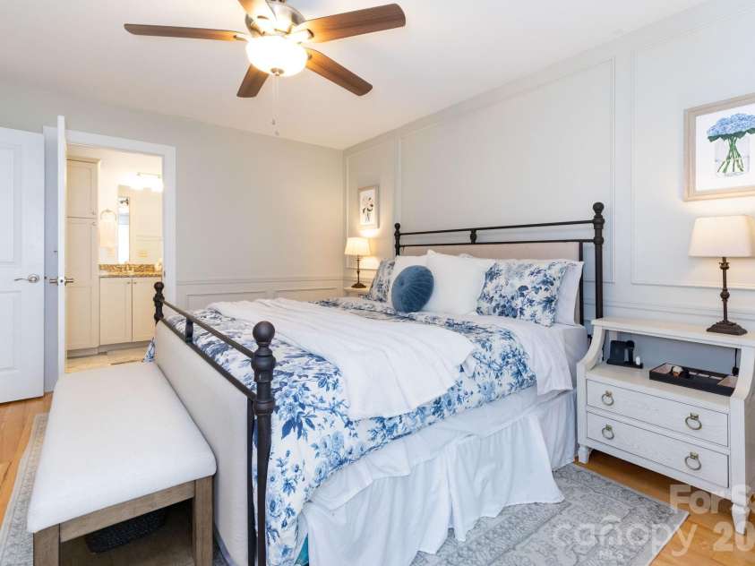 32 Greenwood Fields Drive, Asheville, NC 28804.  MLS# CAR4389638, YatesRealty ID 32475. Primary Bedroom