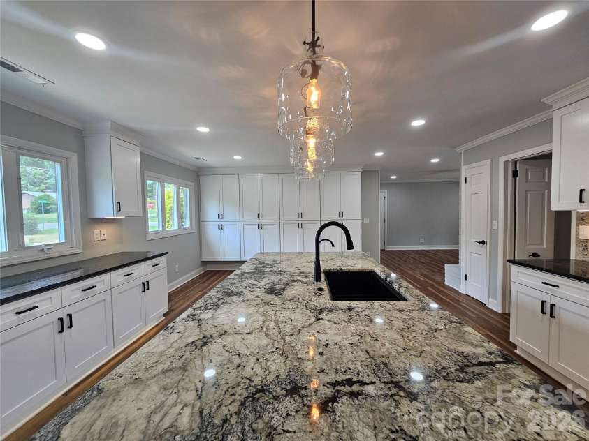 201 Country Club Circle, Shelby, NC 28150.  MLS# CAR4392220, YatesRealty ID 32476. 