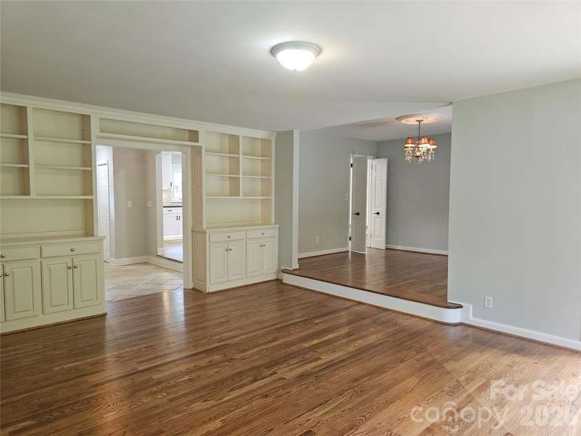 201 Country Club Circle, Shelby, NC 28150.  MLS# CAR4392220, YatesRealty ID 32476. 