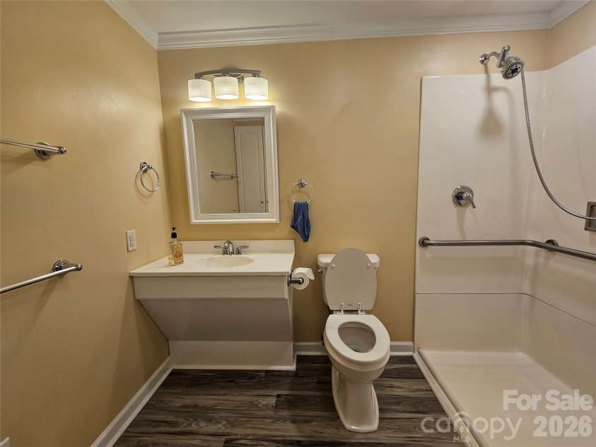 201 Country Club Circle, Shelby, NC 28150.  MLS# CAR4392220, YatesRealty ID 32476. 