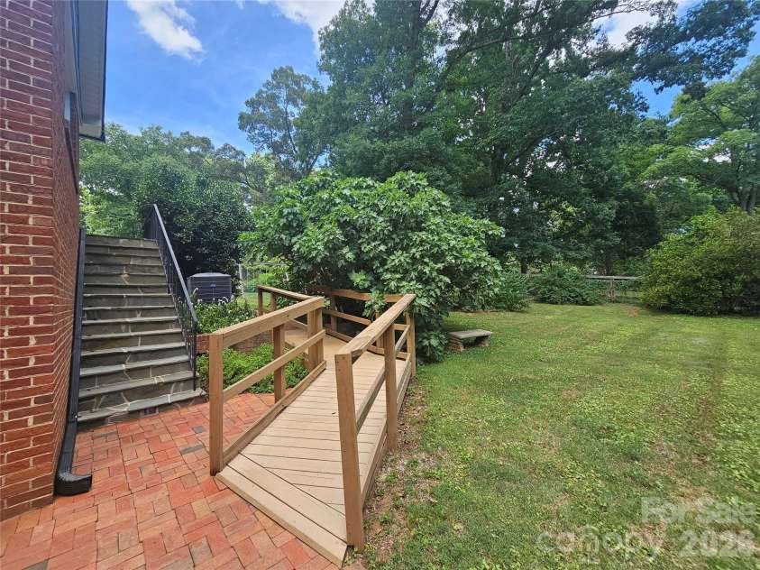 201 Country Club Circle, Shelby, NC 28150.  MLS# CAR4392220, YatesRealty ID 32476. 
