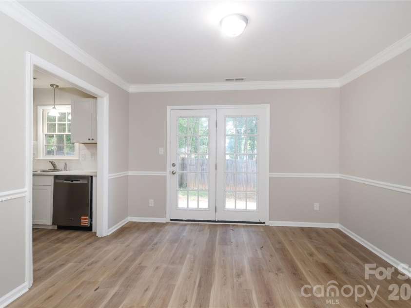 1214 Franklin Boulevard, Gastonia, NC 28054.  MLS# CAR4394025, YatesRealty ID 32477. 